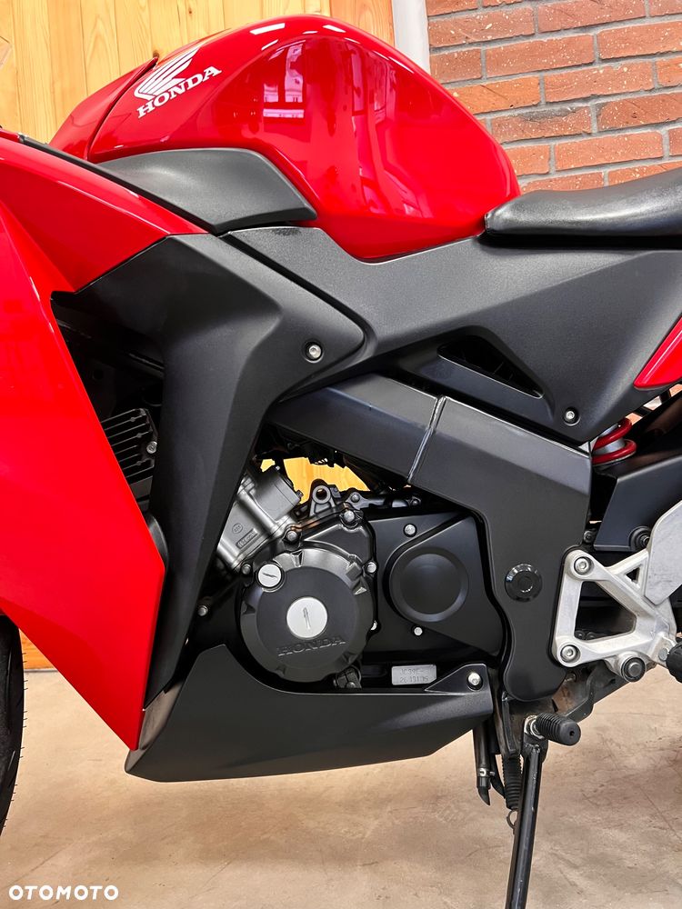 Honda CBR - 25