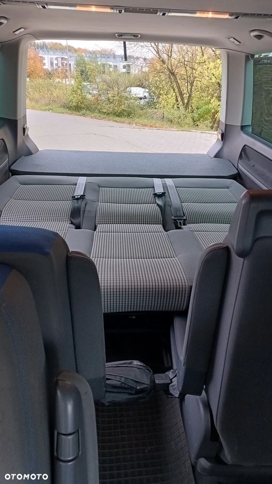 Volkswagen Multivan - 15