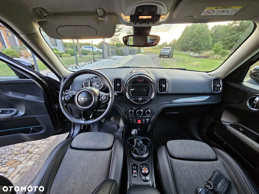 MINI Countryman Cooper Essential Trim - 8