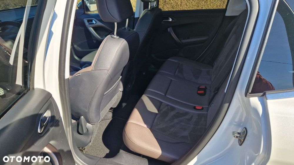 Peugeot 2008 120 VTI Allure - 17