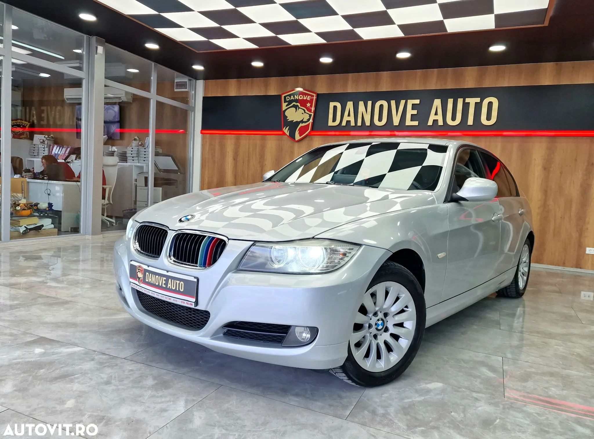 BMW Seria 3 316i - 1