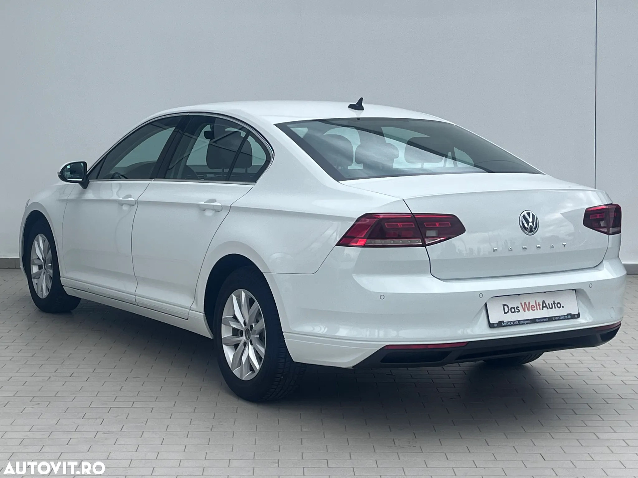 Volkswagen Passat 1.6 TDI DSG Comfortline - 4