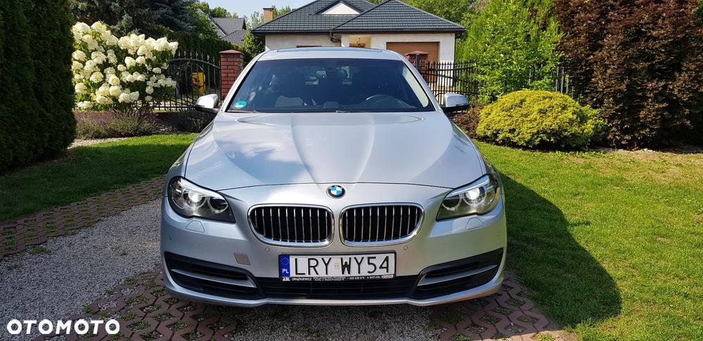 BMW Seria 5 525d Sport-Aut Luxury Line - 1
