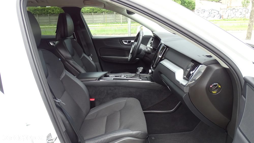 Volvo XC 60 T4 Momentum - 13