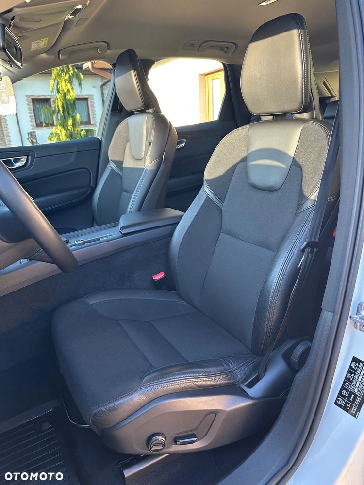 Volvo XC 60 D4 Momentum - 9