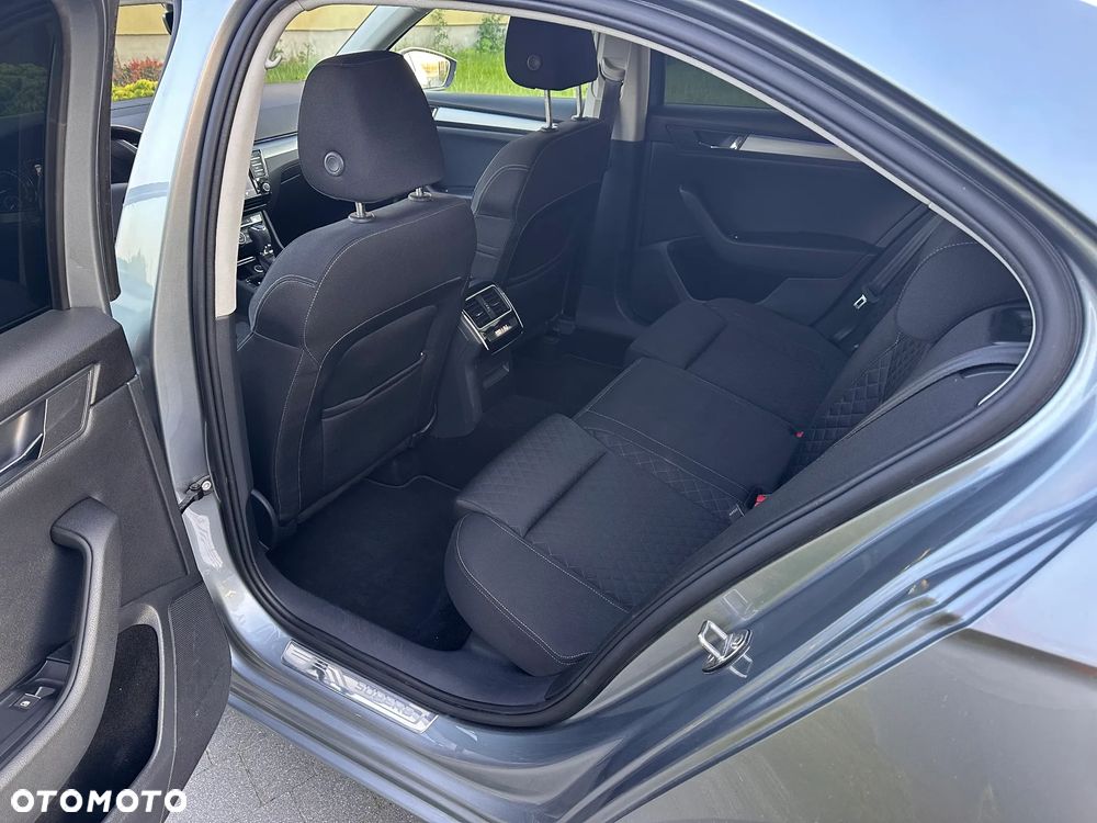 Skoda Superb 2.0 TDI DSG Ambition - 11