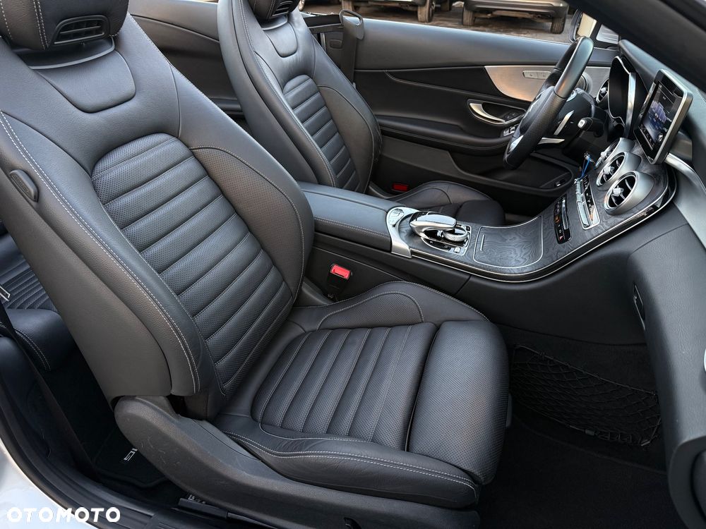 Mercedes-Benz Klasa C 200 9G-TRONIC AMG Line - 26