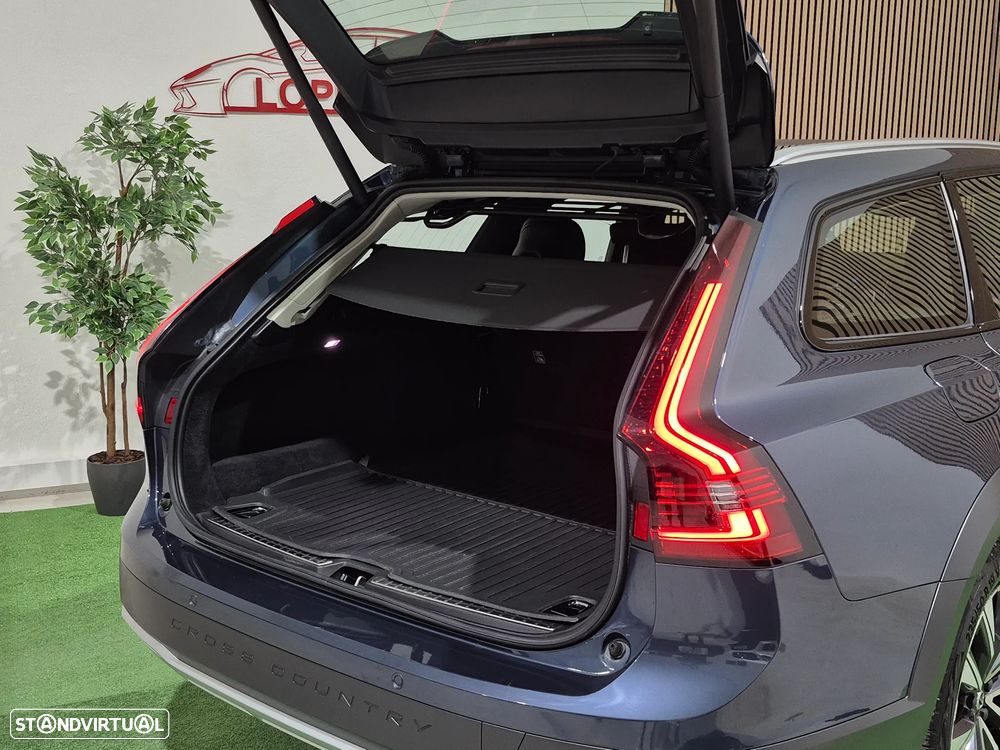 Volvo V90 Cross Country 2.0 B5 Plus AWD - 49