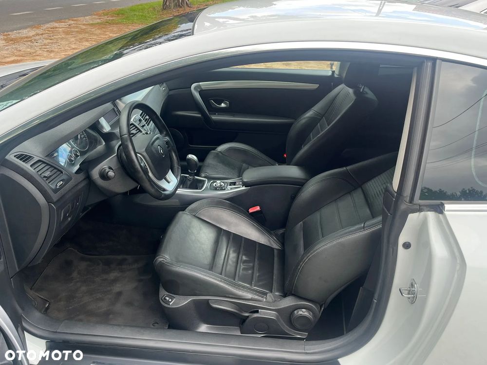 Renault Laguna Coupe dCi 150 FAP Night and Day - 12