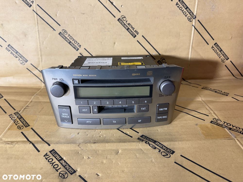 Radio Toyota Avensis T25 03-09r. Nr. 86120-05080. Kolor srebrny. - 1