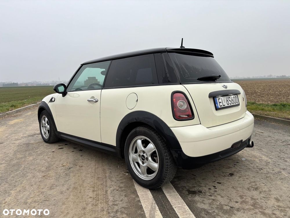 MINI Cooper Standard - 2