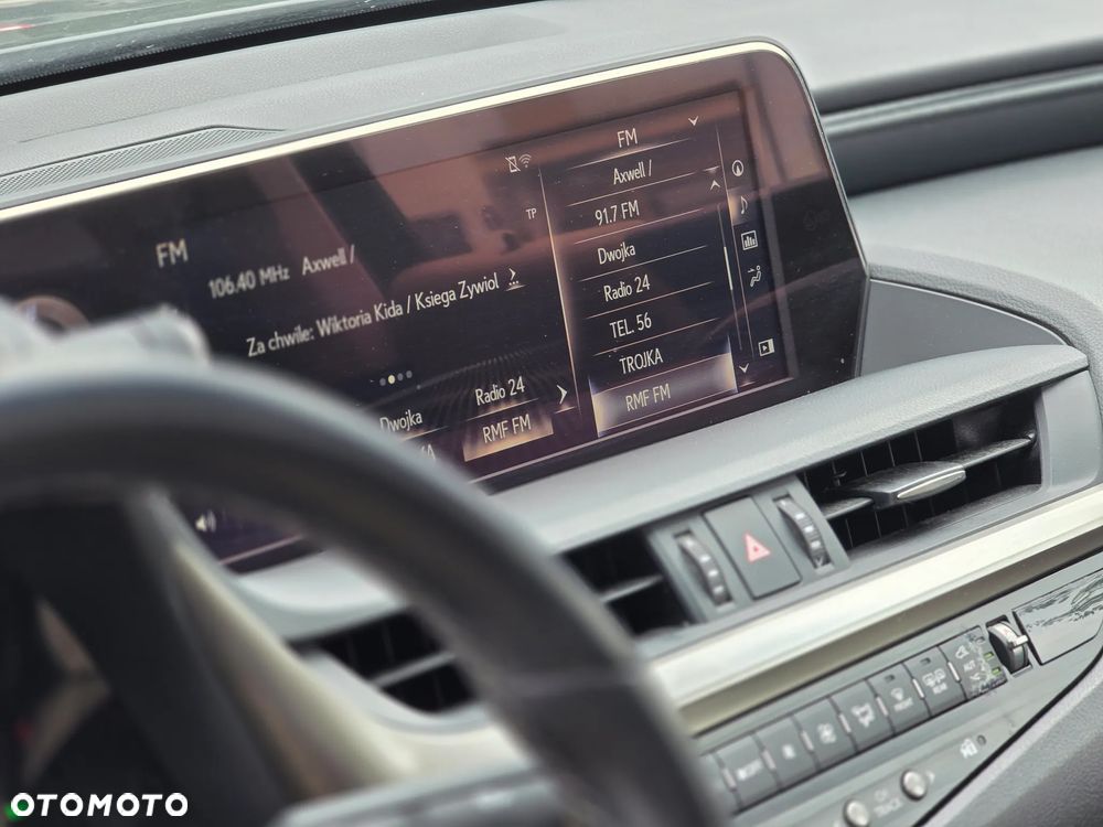 Lexus ES 300h Business Edition + - 25