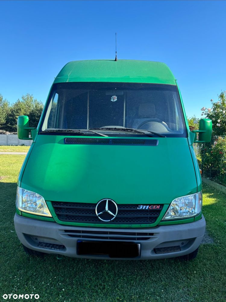 Mercedes-Benz Sprinter - 1