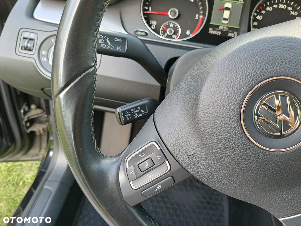 Volkswagen Passat 2.0 TDI DSG BlueMotion Technology Comfortline - 19