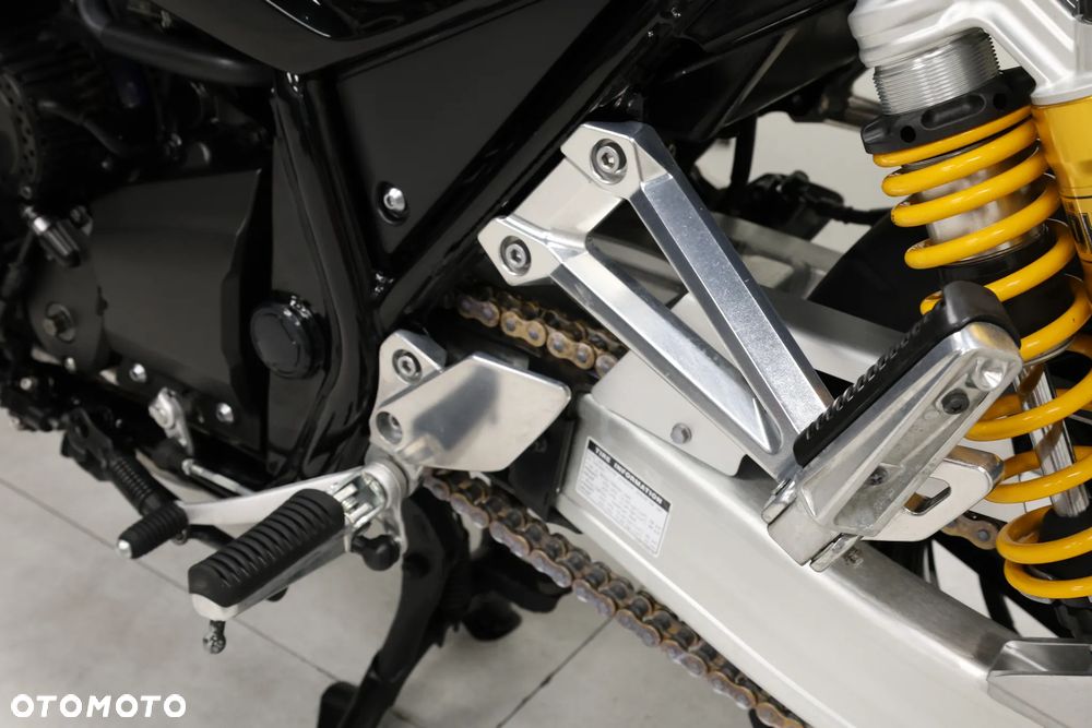 Yamaha XJR - 20