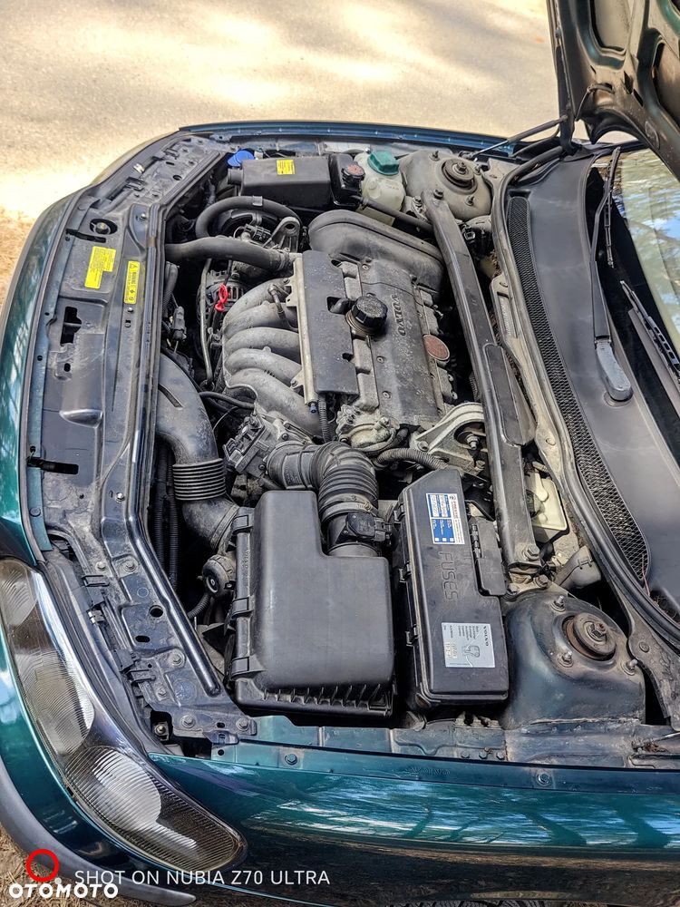 Volvo S60 2.4 - 15