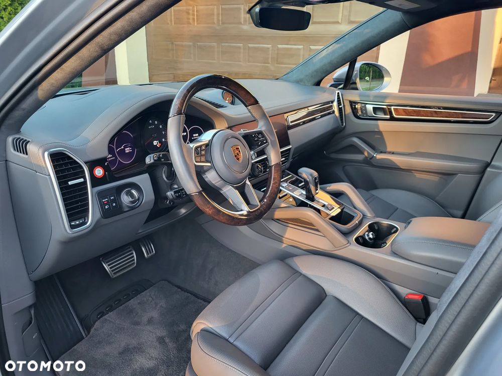 Porsche Cayenne GTS - 12