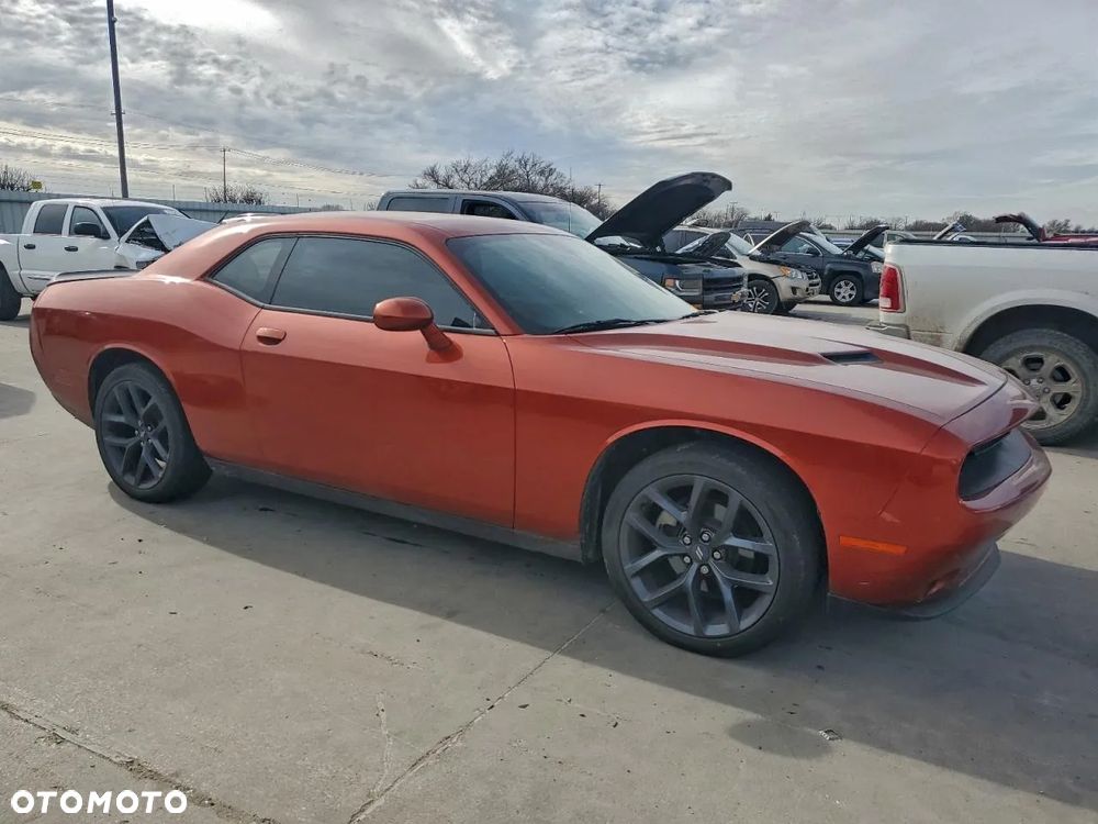 Dodge Challenger - 4