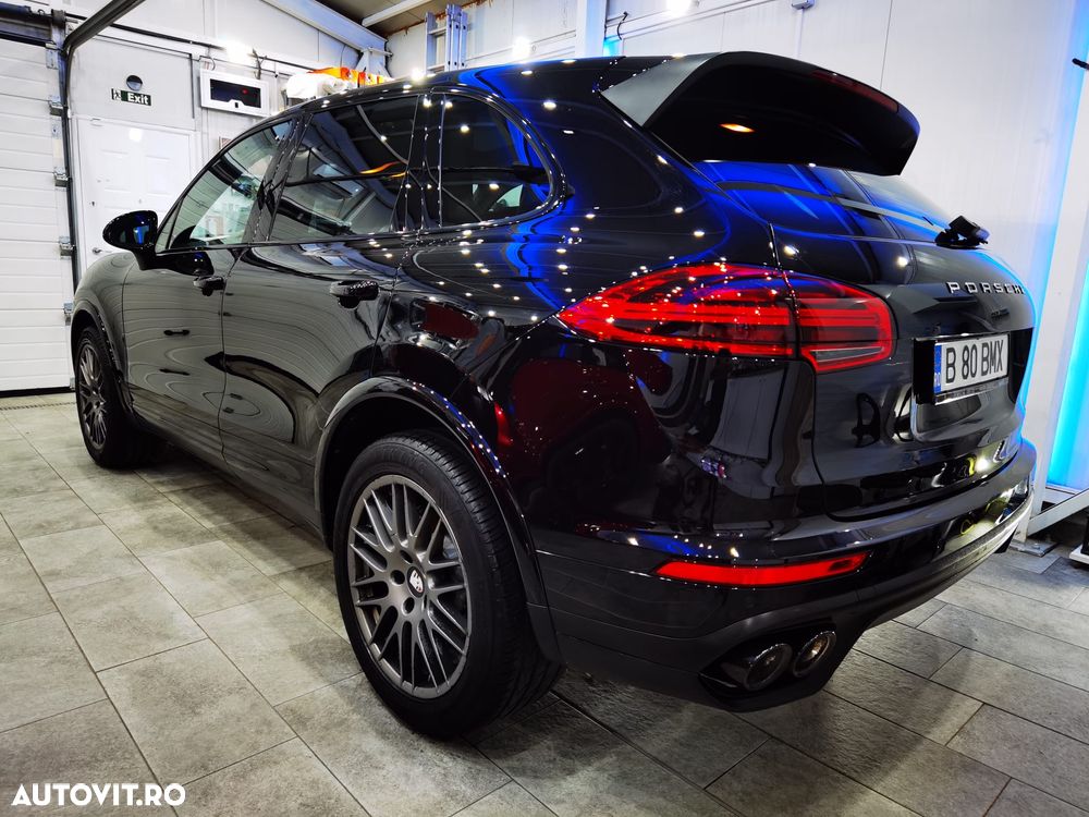 Porsche Cayenne - 3