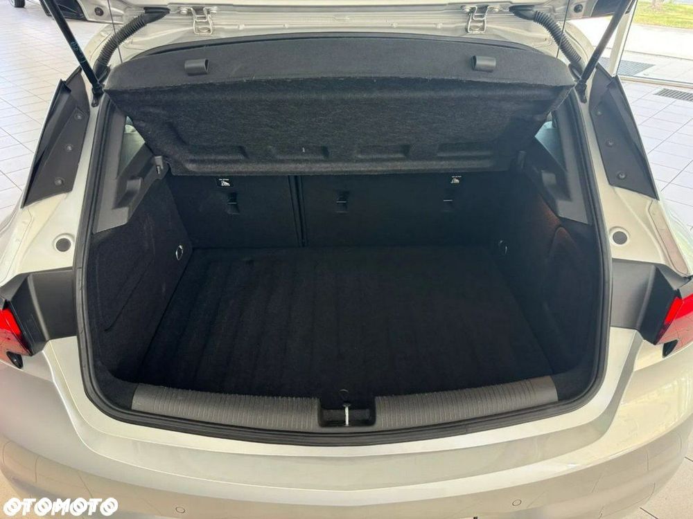 Opel Astra V 1.2 T Elegance S&S - 9