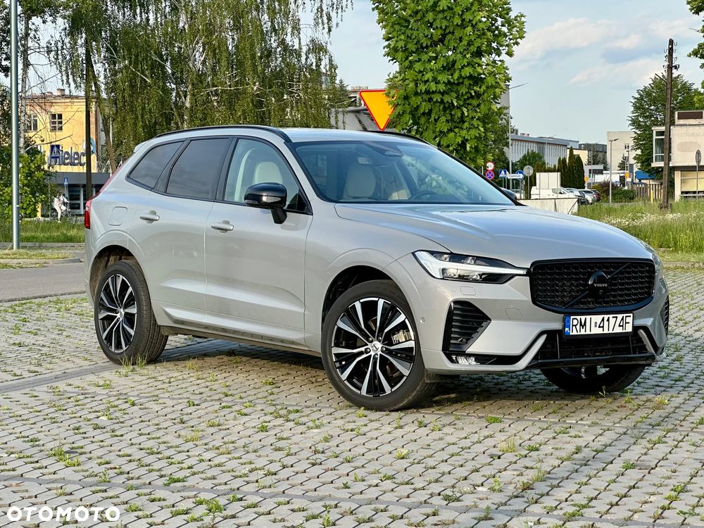 Volvo XC 60 B5 B AWD Plus Dark - 3