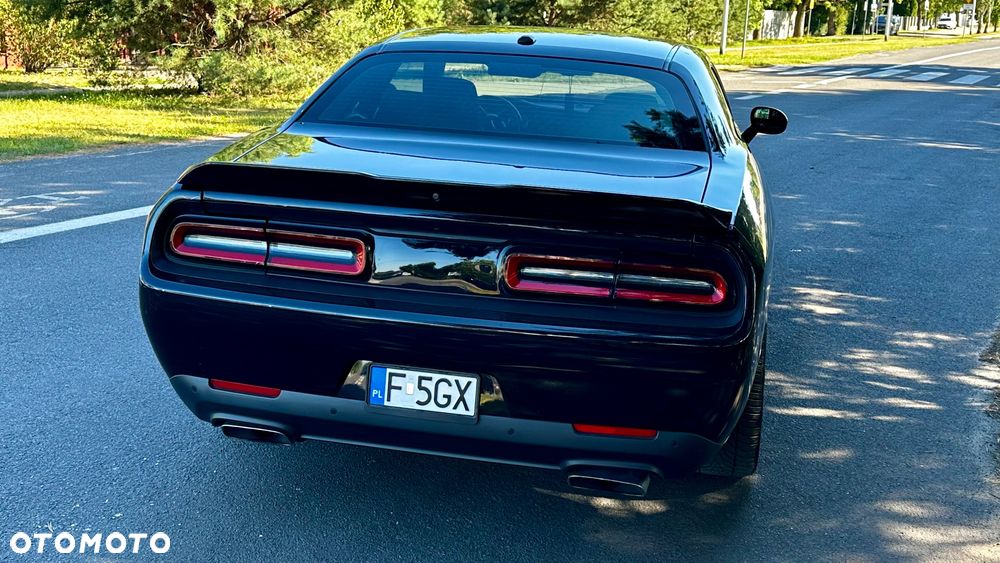 Dodge Challenger - 13