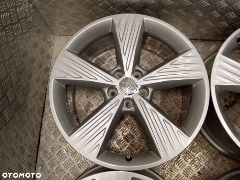 Felgi Audi Q4 E-TRON 8Jx19 et45 5x112 - 5