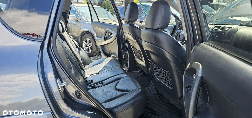 Toyota RAV4 - 28