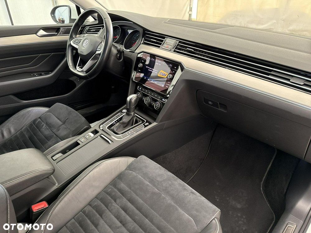 Volkswagen Passat - 25