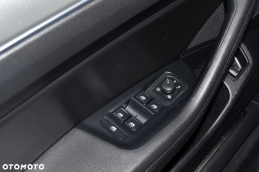 Volkswagen Passat - 27