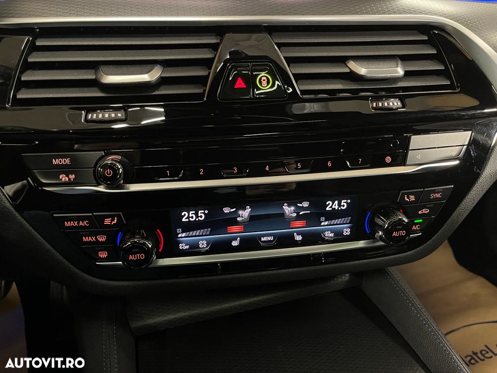 BMW Seria 5 530d xDrive Touring Aut. M Sport Edition - 27