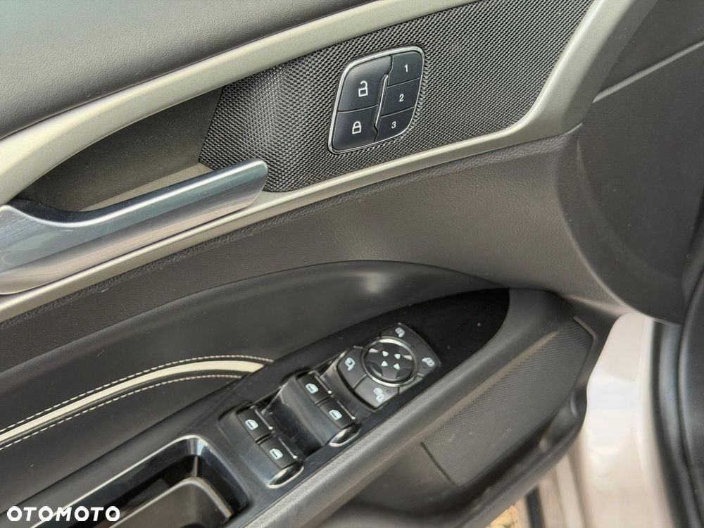 Ford Mondeo Vignale 2.0 TDCi PowerShift - 25