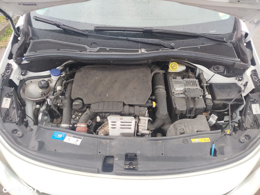 Peugeot 2008 - 12