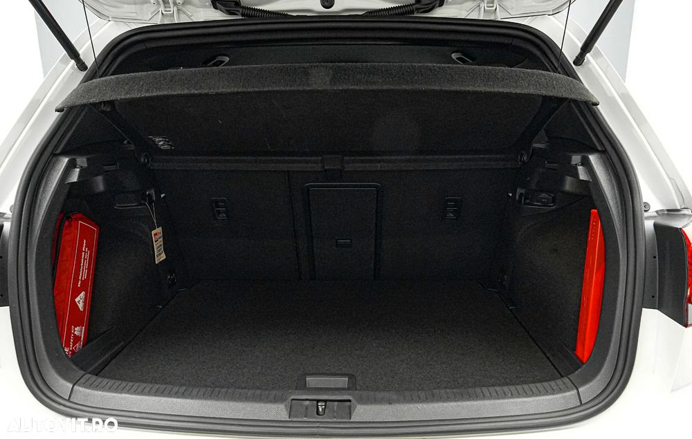 Volkswagen Golf GTI 2.0 TSI OPF DSG Performance - 34