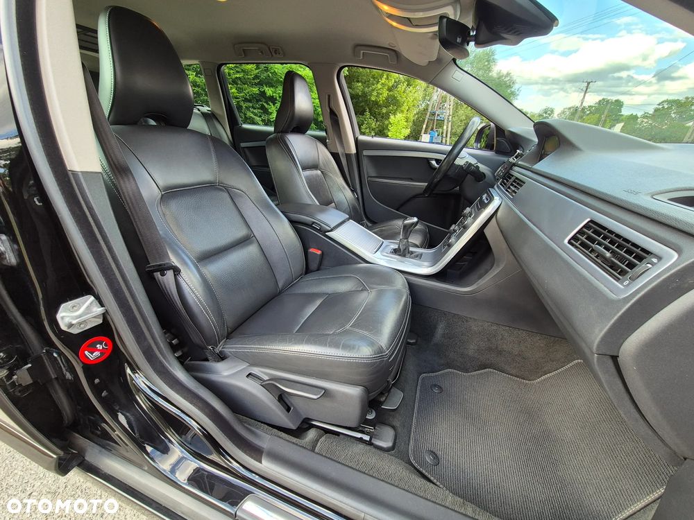 Volvo V70 D3 Summum - 25