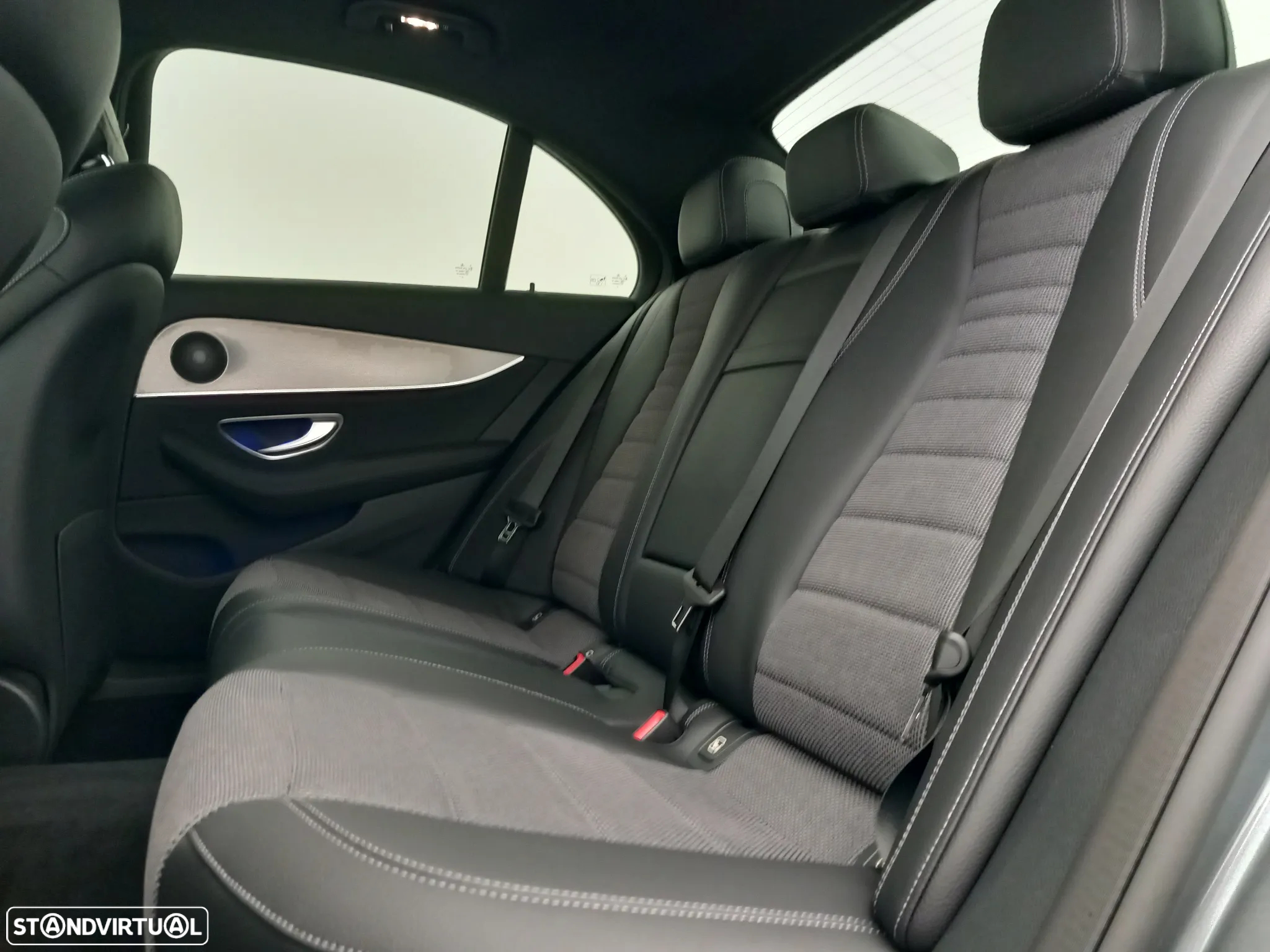 Mercedes-Benz E 300 de Avantgarde - 17
