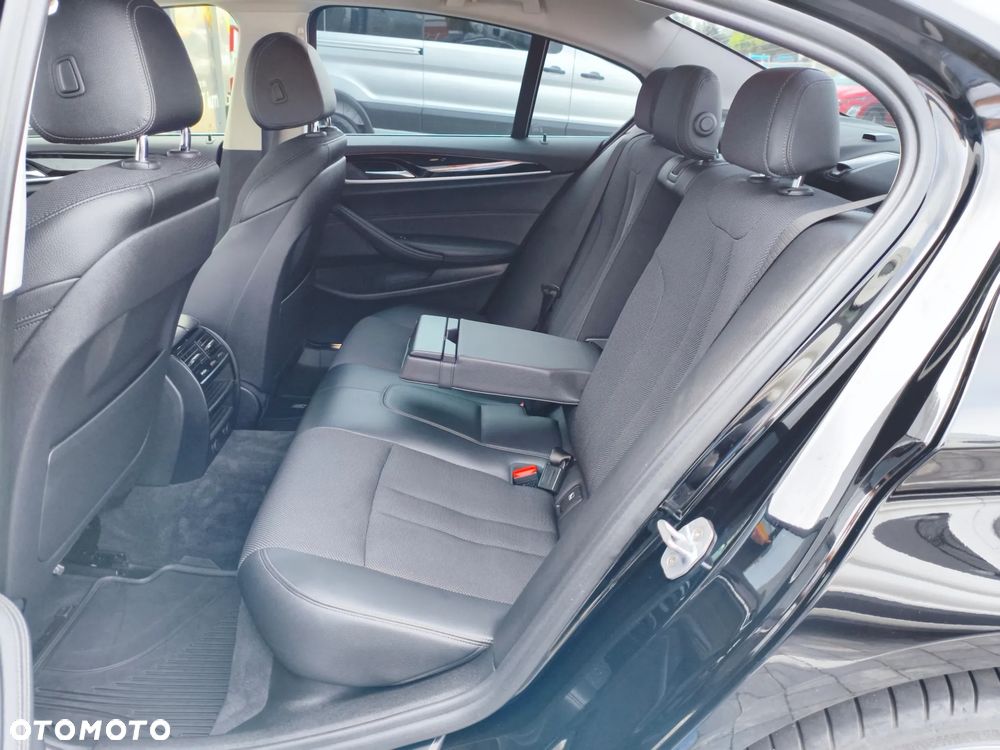 BMW Seria 5 518d Sport Line - 14