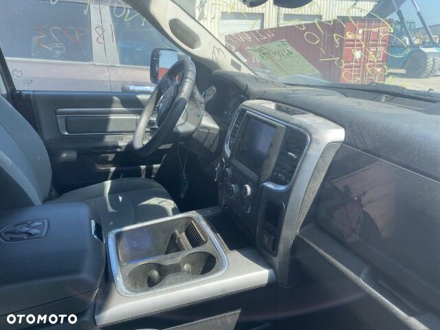 RAM 1500 5.7 Quad Cab Laramie - 24