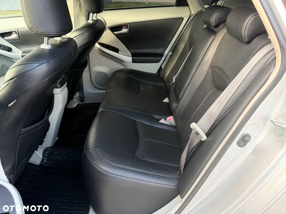 Toyota Prius 1.8 HSD Prestige - 23
