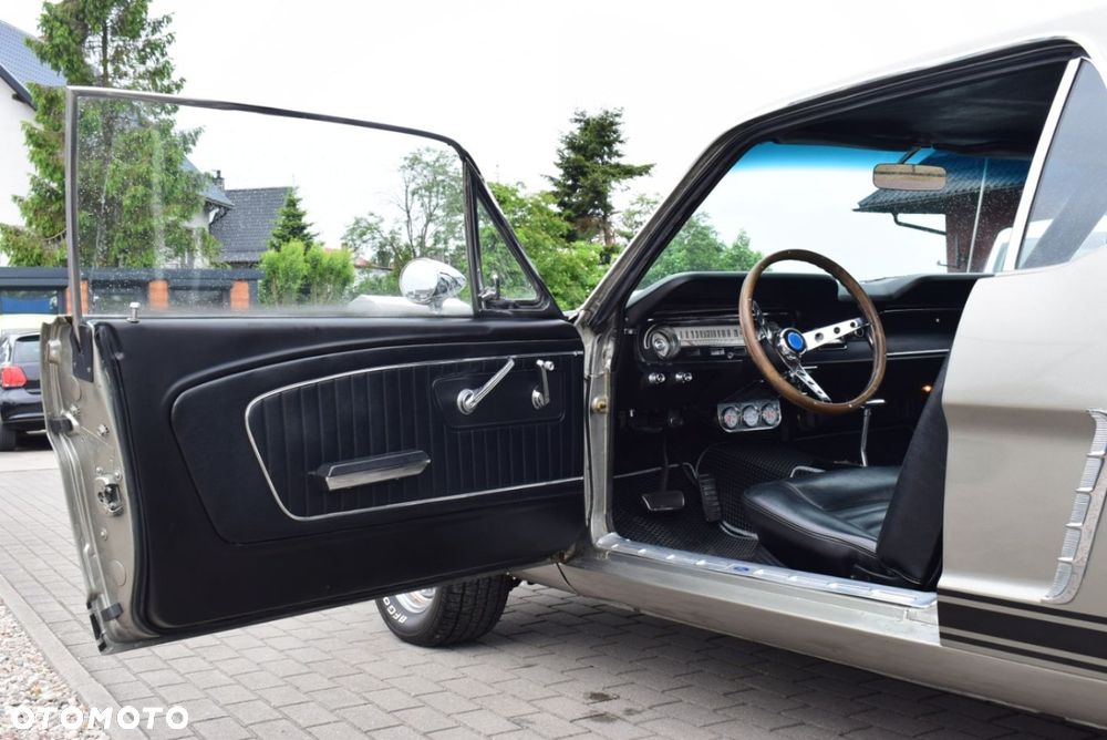 Ford Mustang - 14
