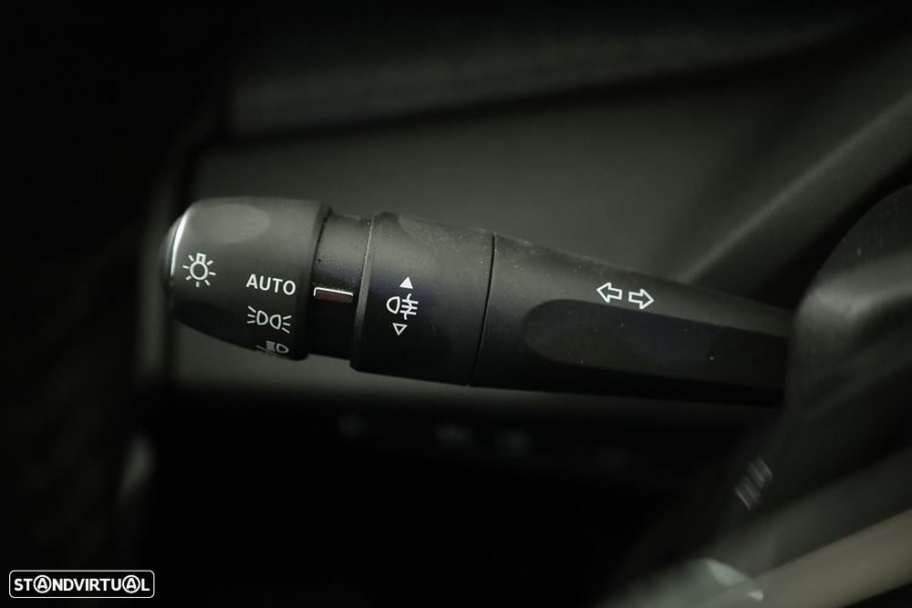 Peugeot 408 1.6 Hybrid Allure e-EAT8 - 17