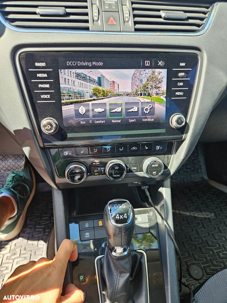 Skoda Octavia 2.0 TSI DSG 4X4 Style - 16