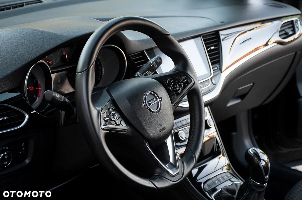Opel Astra 1.4 Turbo Innovation - 23