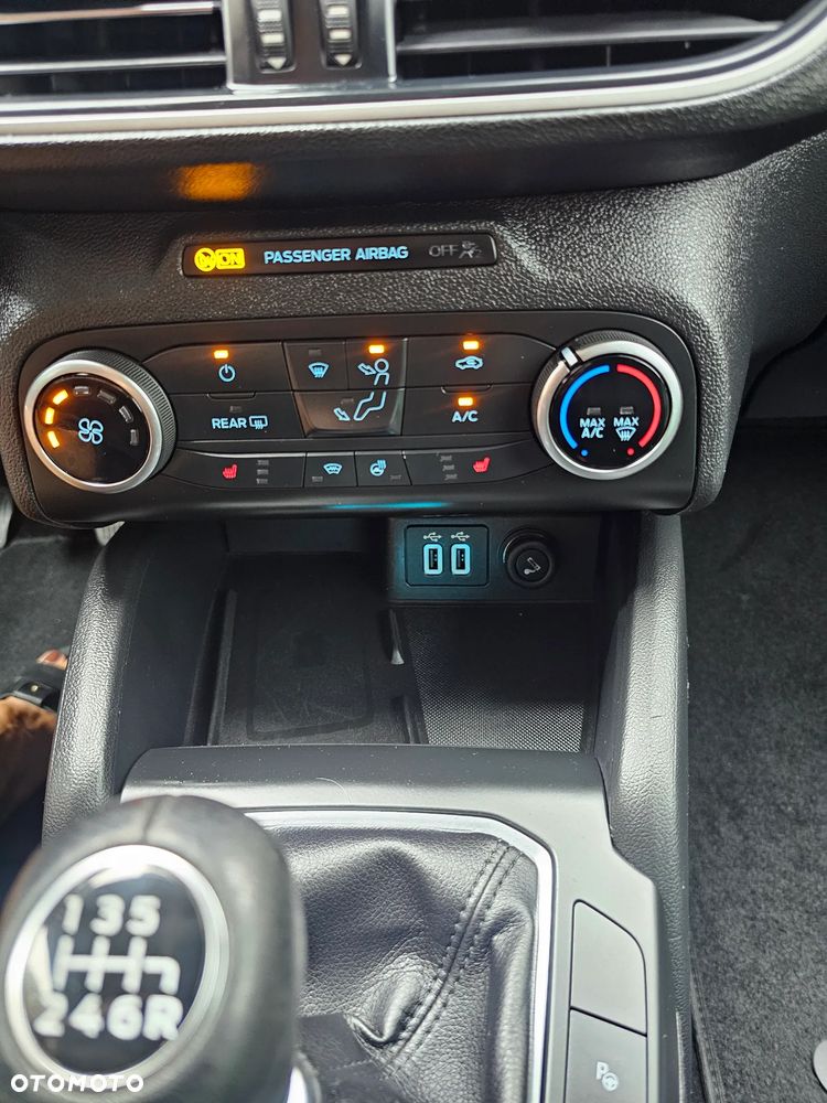 Ford Focus 1.0 EcoBoost Trend ASS - 11