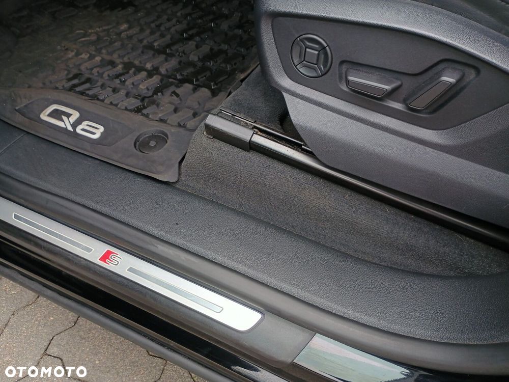 Audi Q8 - 21