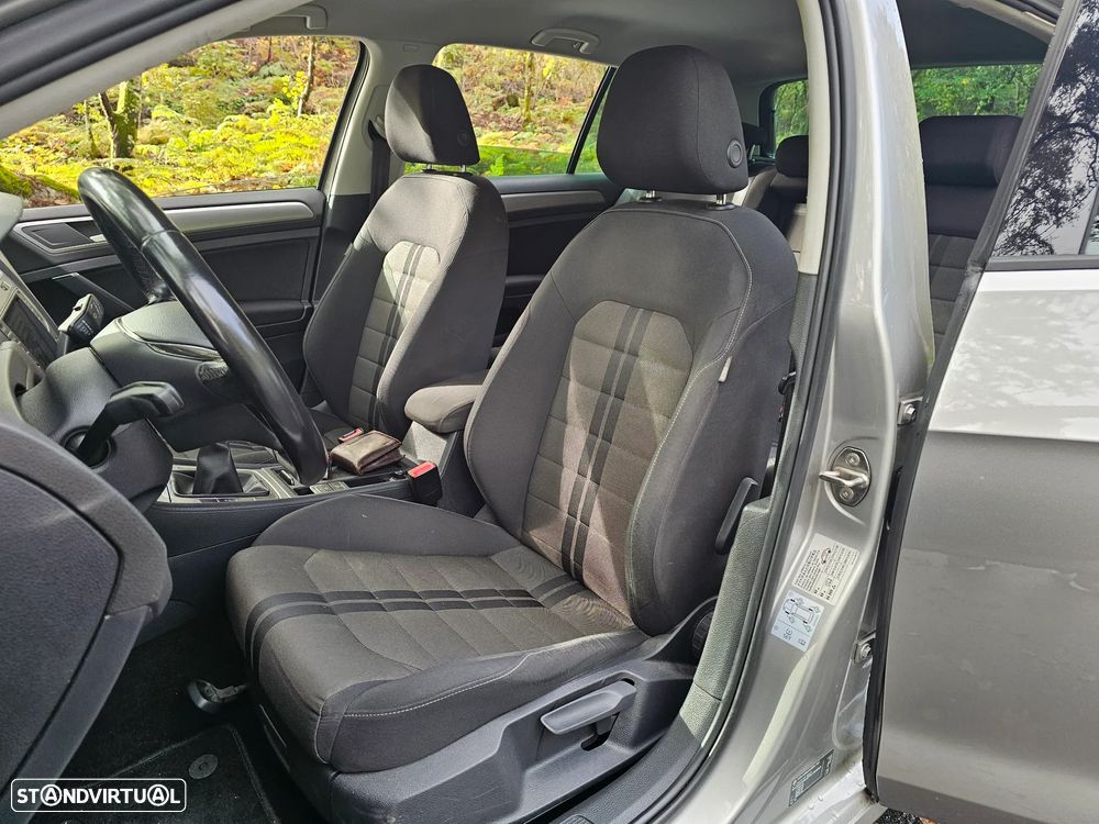 VW Golf ver-1-6-tdi-r--line - 10