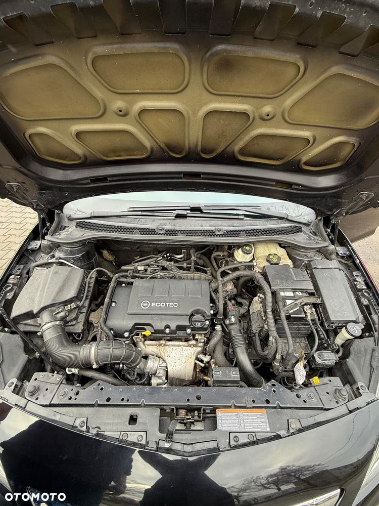 Opel Astra 1.4 Turbo Cosmo - 11