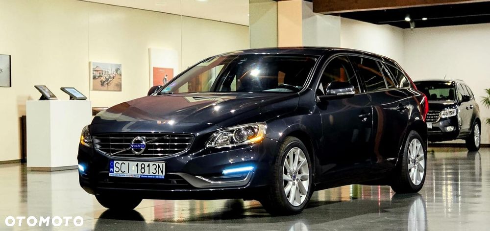 Volvo V60 T3 Summum - 1