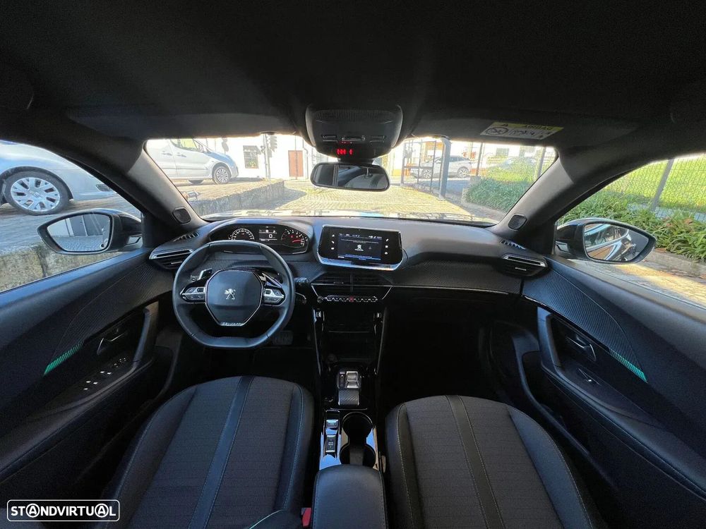 Peugeot 2008 PureTech 130 EAT8 Allure - 22