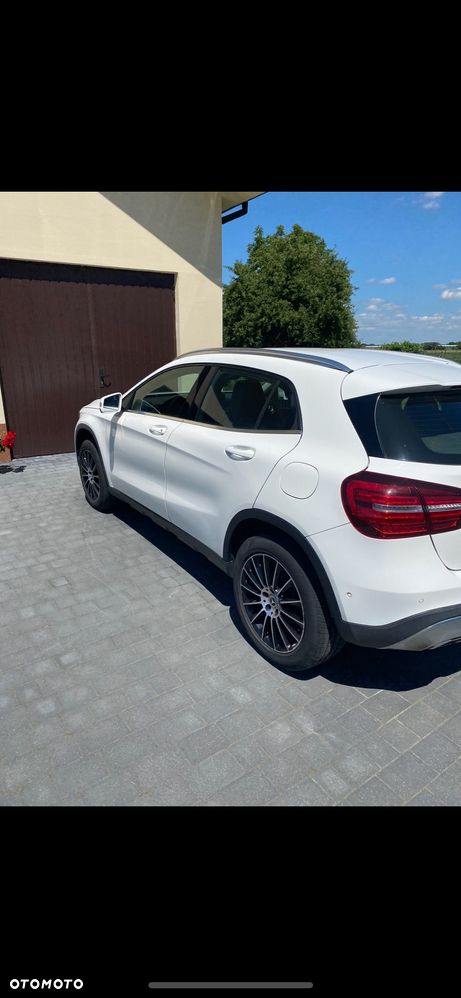Mercedes-Benz GLA - 6